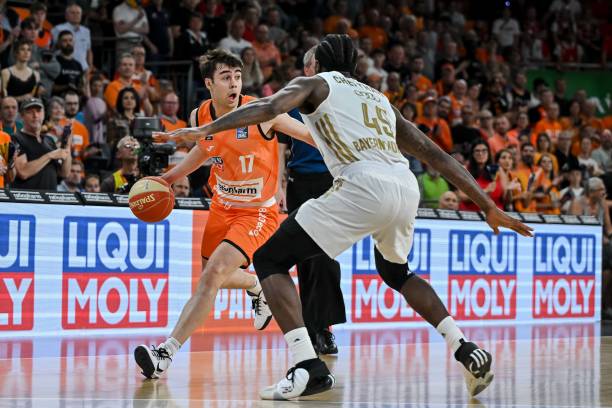 球树立了新 球树立了新